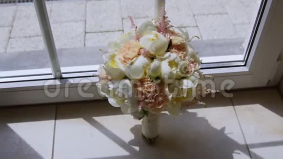 窗前一片牡丹花视频的预览图