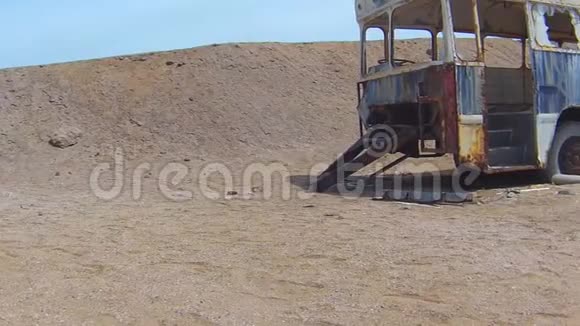 海滩沉船骨架海岸纳米比亚视频的预览图