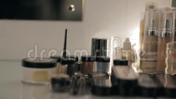 职场化妆师视频的预览图