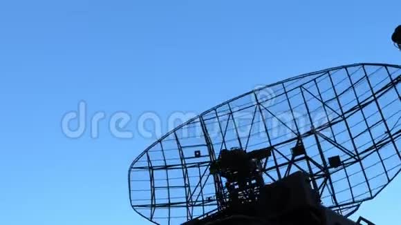 军用雷达防空系统旋转天线视频的预览图