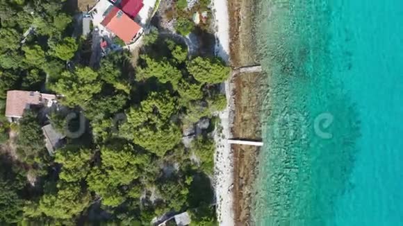 克罗地亚亚得里亚海蓝色泻湖的空中观景无人机镜头视频的预览图
