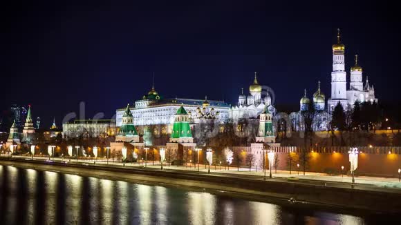 俄罗斯莫斯科城晚上克里姆林宫视频的预览图