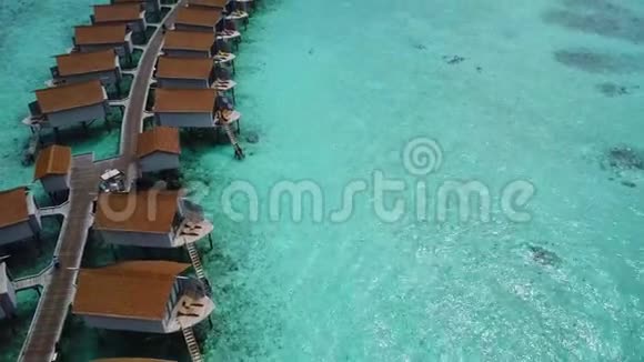 马尔代夫平房酒店的无人机射击视频的预览图