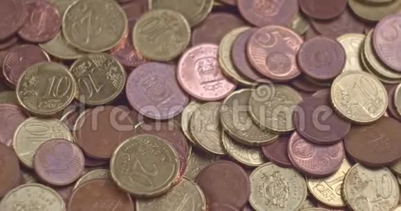 欧元硬币接近零钱视频的预览图