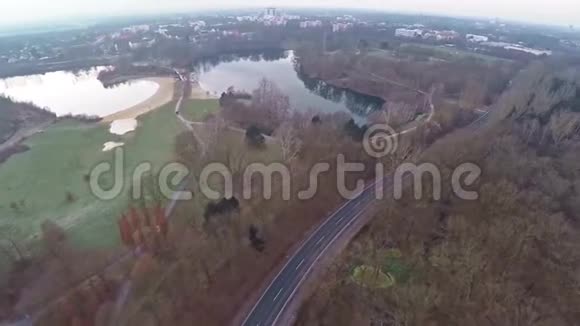 布伦瑞克海德伯格赛的空中录像视频的预览图
