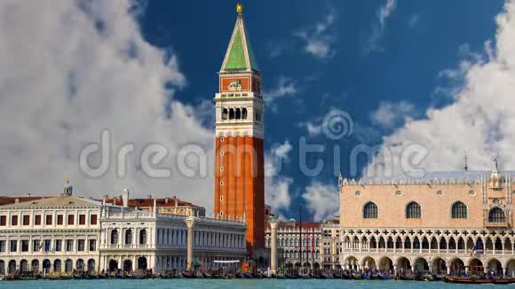 威尼斯大运河坎帕尼勒钟楼景观视频的预览图