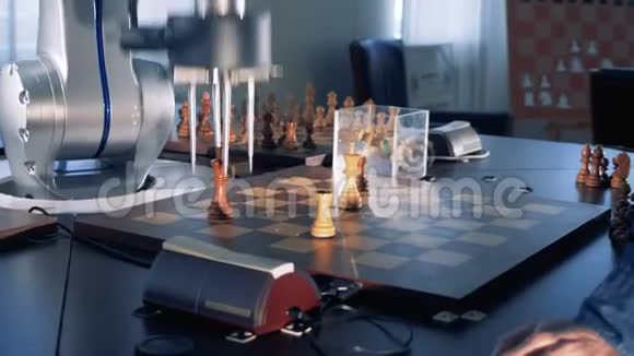结束人类和计算机之间的象棋游戏视频的预览图