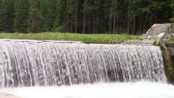 山河瀑布视频的预览图