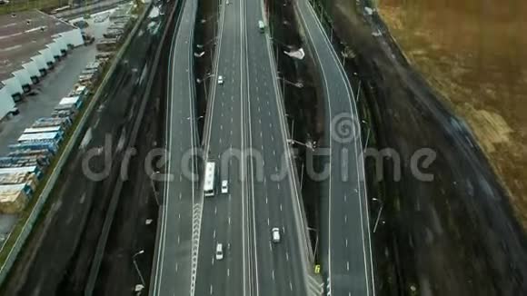 城市的新公路视频的预览图