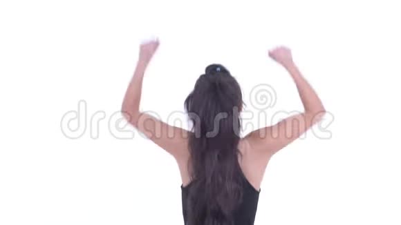 亚洲幸福女子举起双拳后景视频的预览图