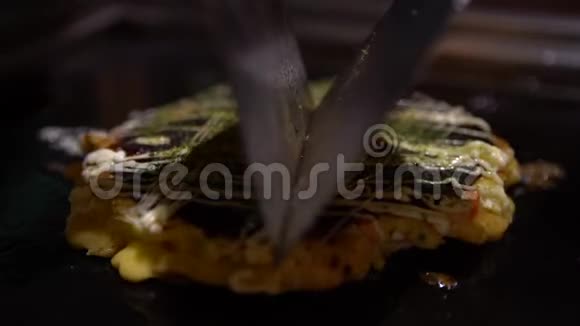 4K用甜沙司和蛋黄酱烹饪日本秋葵视频的预览图