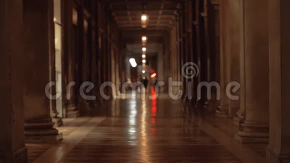 圣马可广场的古建筑里面意大利威尼斯视频的预览图