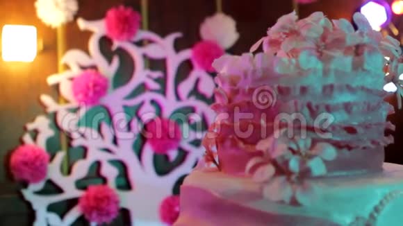 节日背景婚礼精美蛋糕节日生日生日蛋糕视频的预览图