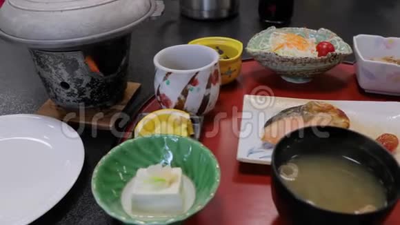 传统的日本早餐视频的预览图