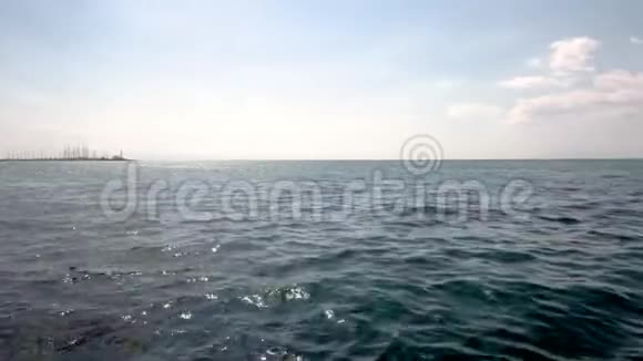 希腊塞萨洛尼基海岸的全景夏季景观视频的预览图