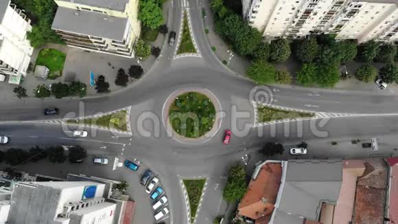 城市街道交通从上面视频的预览图