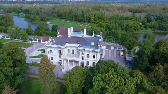 贵族制造商Aseev04的遗产空中摄影这座房子是以新艺术风格建造的视频的预览图