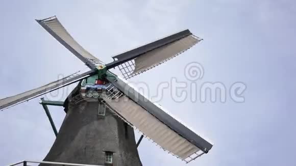 特写荷兰风车视频的预览图