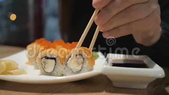 日式和中式菜肴的概念视频的预览图