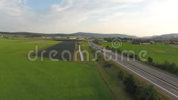 德国欧洲乡村地区的公路视频的预览图