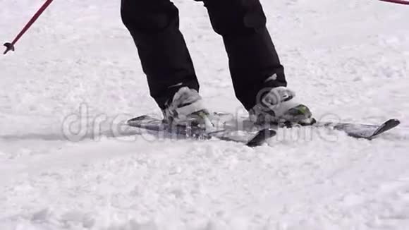 滑雪道视频的预览图