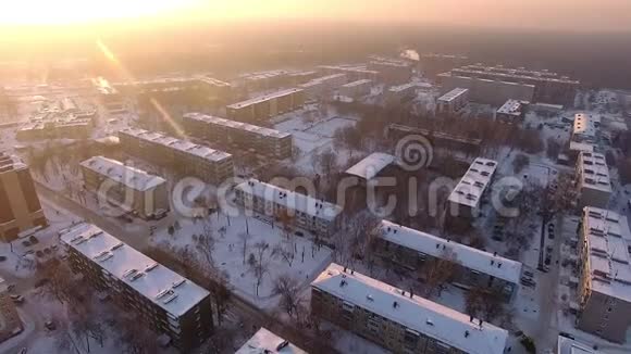 大城市冬天天气晴朗视频的预览图
