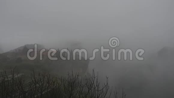 Meteora圣三一修道院全景视频的预览图