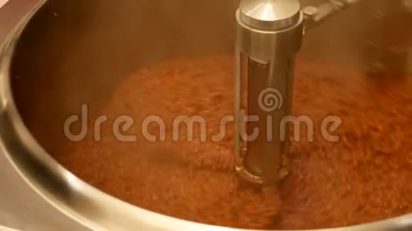 玛格丽特番茄酱用大锅煮视频的预览图