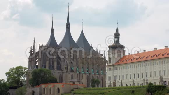 圣巴巴拉教堂捷克共和国库特纳和拉夏日视频的预览图