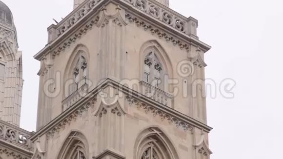 苏黎世雕像格罗斯曼斯特教堂视频的预览图