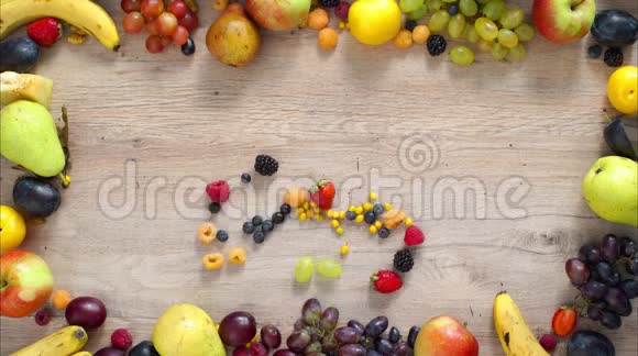 水果做字母S视频的预览图