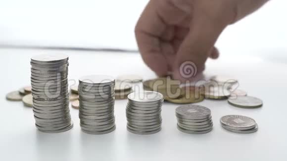 硬币堆上的储蓄罗马尼亚RON硬币视频的预览图