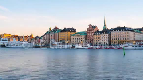瑞典斯德哥尔摩市夜间斯德哥尔摩城市天际线时间间隔4K视频的预览图