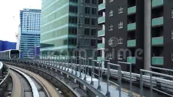 东京Yurikamome铁路列车从Shimbashi站到Odaiba的景况时间推移视频的预览图