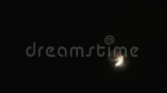 灯泡在滚动视频的预览图