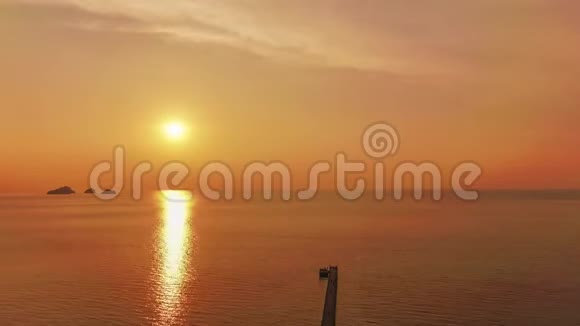 带码头的海景日落时间摄影视频的预览图