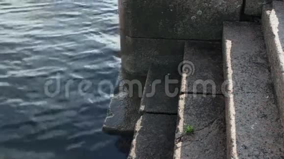 码头花岗岩台阶视频的预览图