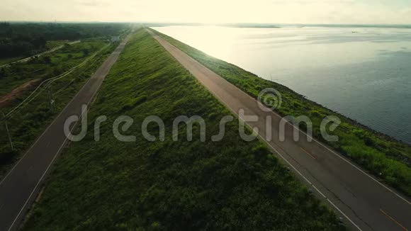 自然景观河景和落日天景视频的预览图