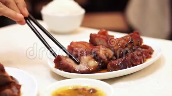 香港中式烧烤蜜猪肉视频的预览图