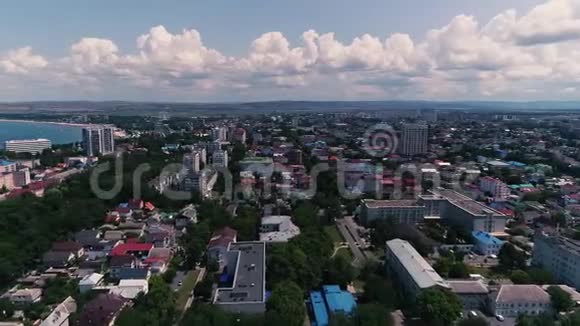 空中录像黑海海岸最大的城市度假小镇阿那帕视频的预览图