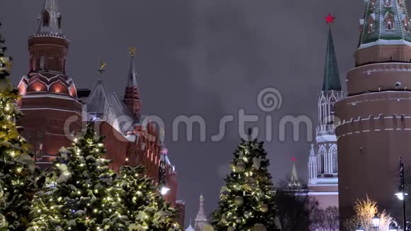 莫斯科俄罗斯在红场上的克里姆林宫大厦的冬天视频的预览图