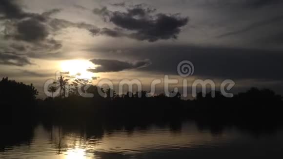 西图吉德湖日落视频的预览图