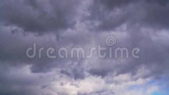雷雨云在天空中飞得很快视频的预览图