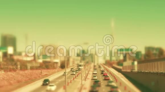 大城市的交通场景视频的预览图