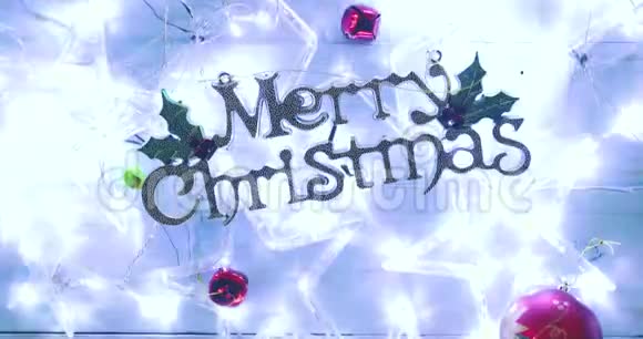 圣诞快乐的文字和发光的星星视频的预览图