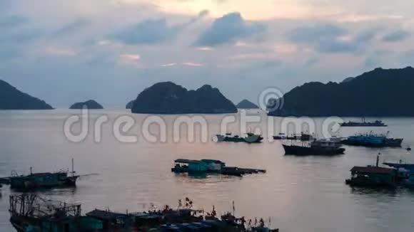 越南海龙湾猫巴岛日落视频的预览图