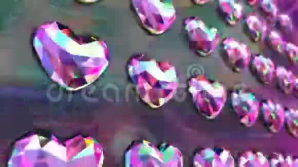 充满活力的彩色心形钻石墙闪烁视频的预览图