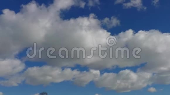 云飞过天空视频的预览图