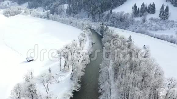 奥地利施蒂里亚恩施塔尔的恩恩斯河冬季视频的预览图