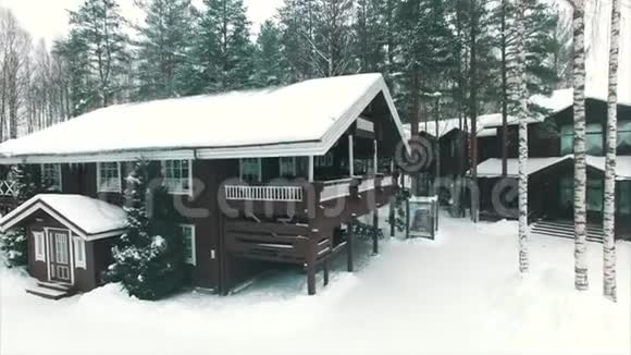 冬林中的木屋视频的预览图